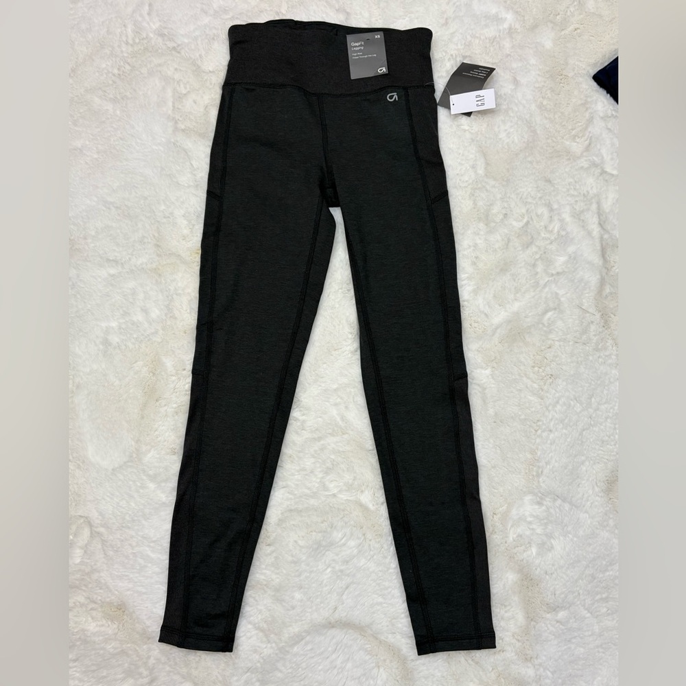 NWT Gap fit Brushed Tech Jersey size XS